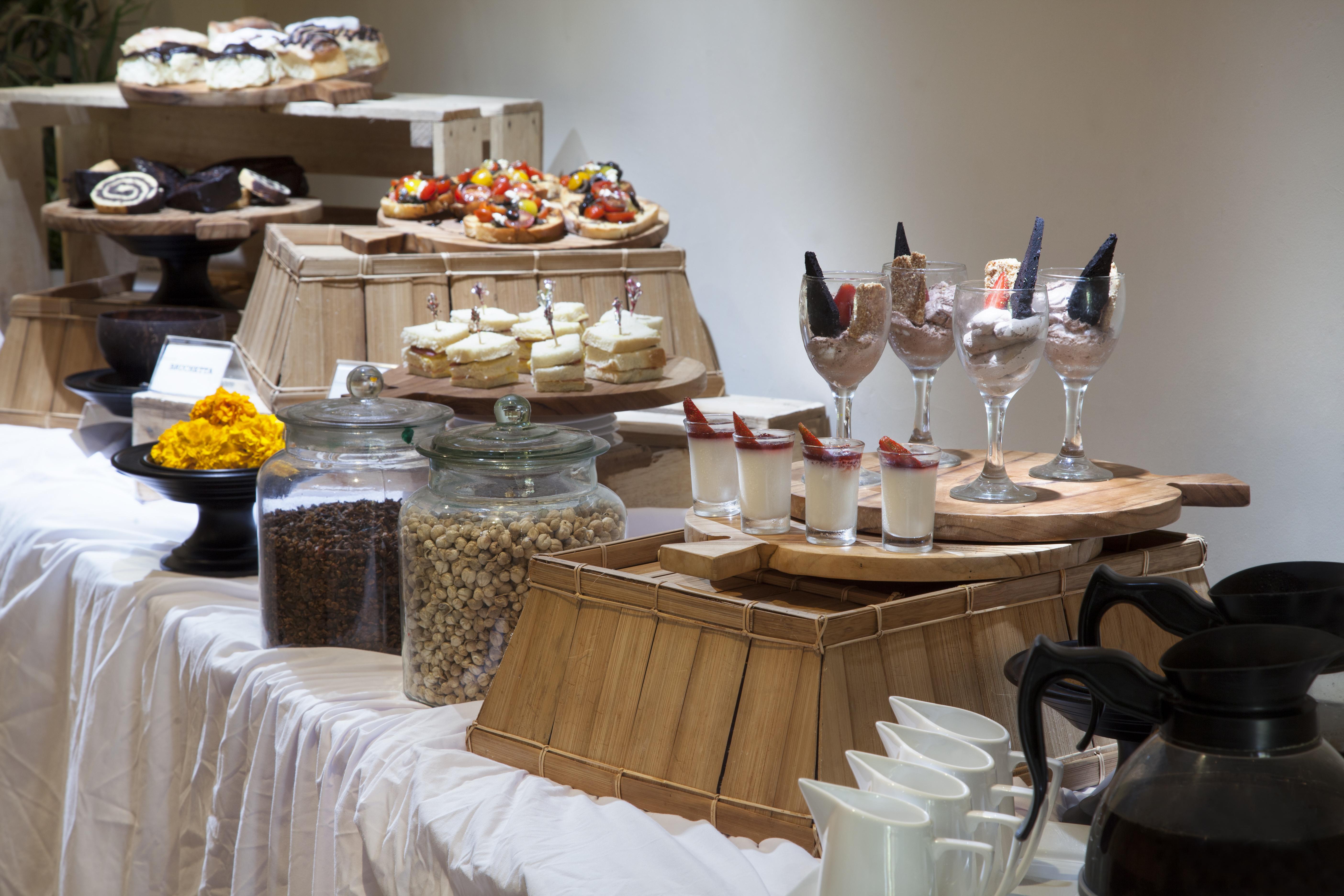 Sadara Resort Nusa Dua  Eksteriør bilde A dessert buffet