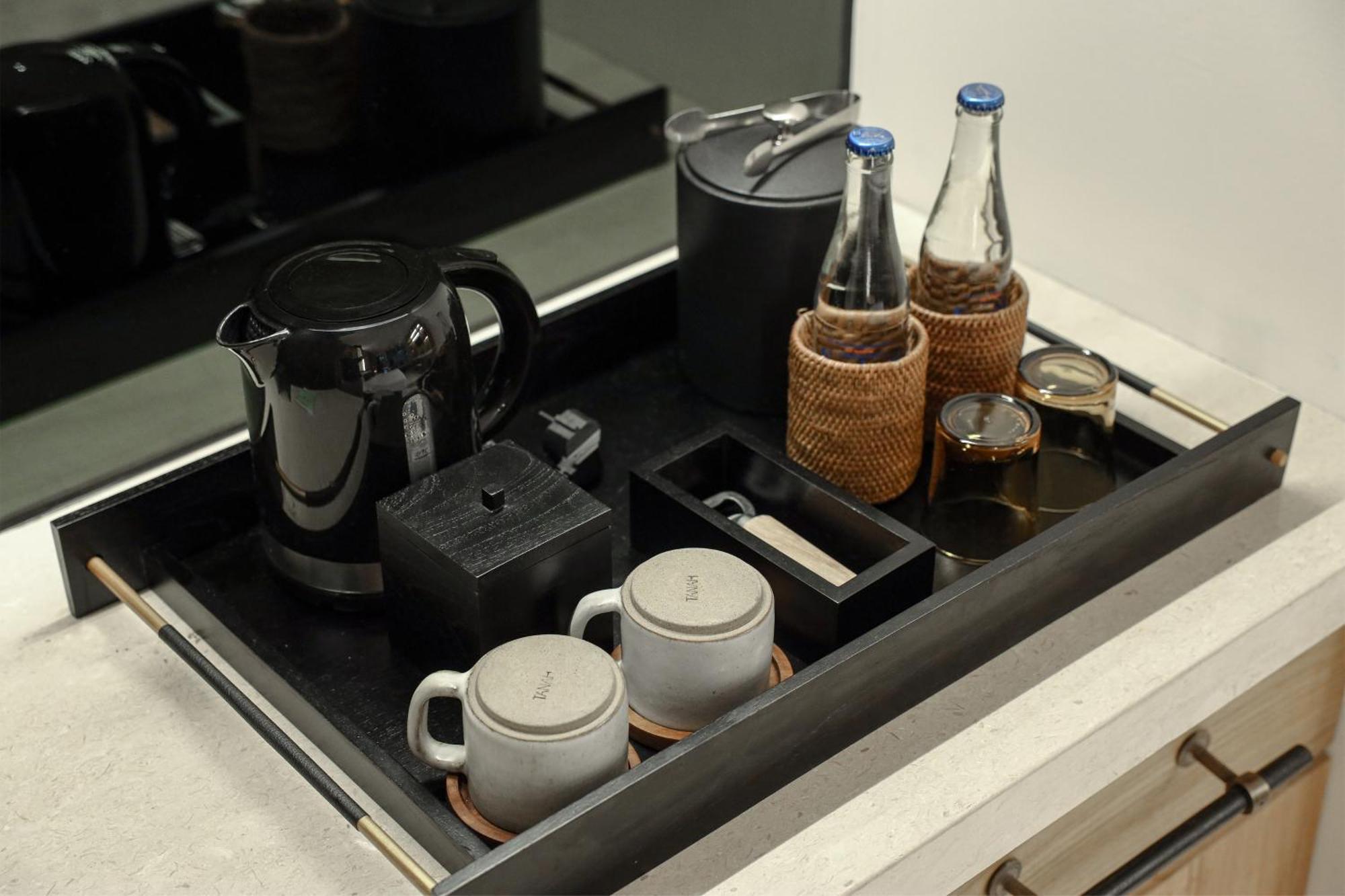 Sadara Resort Nusa Dua  Eksteriør bilde A tea and coffee tray in a hotel room