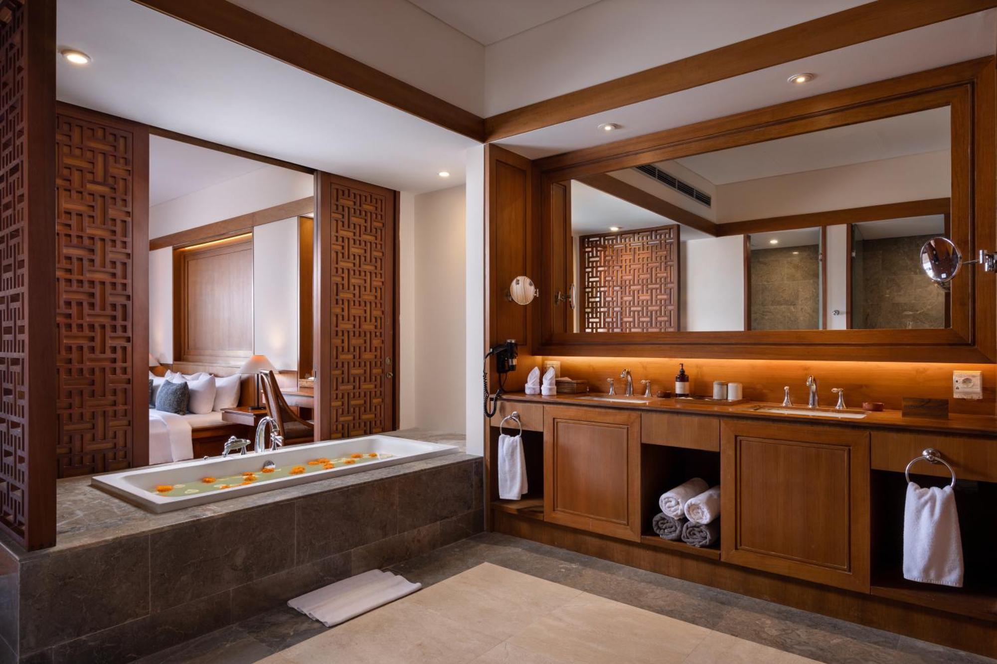 Sadara Resort Nusa Dua  Eksteriør bilde Bathroom